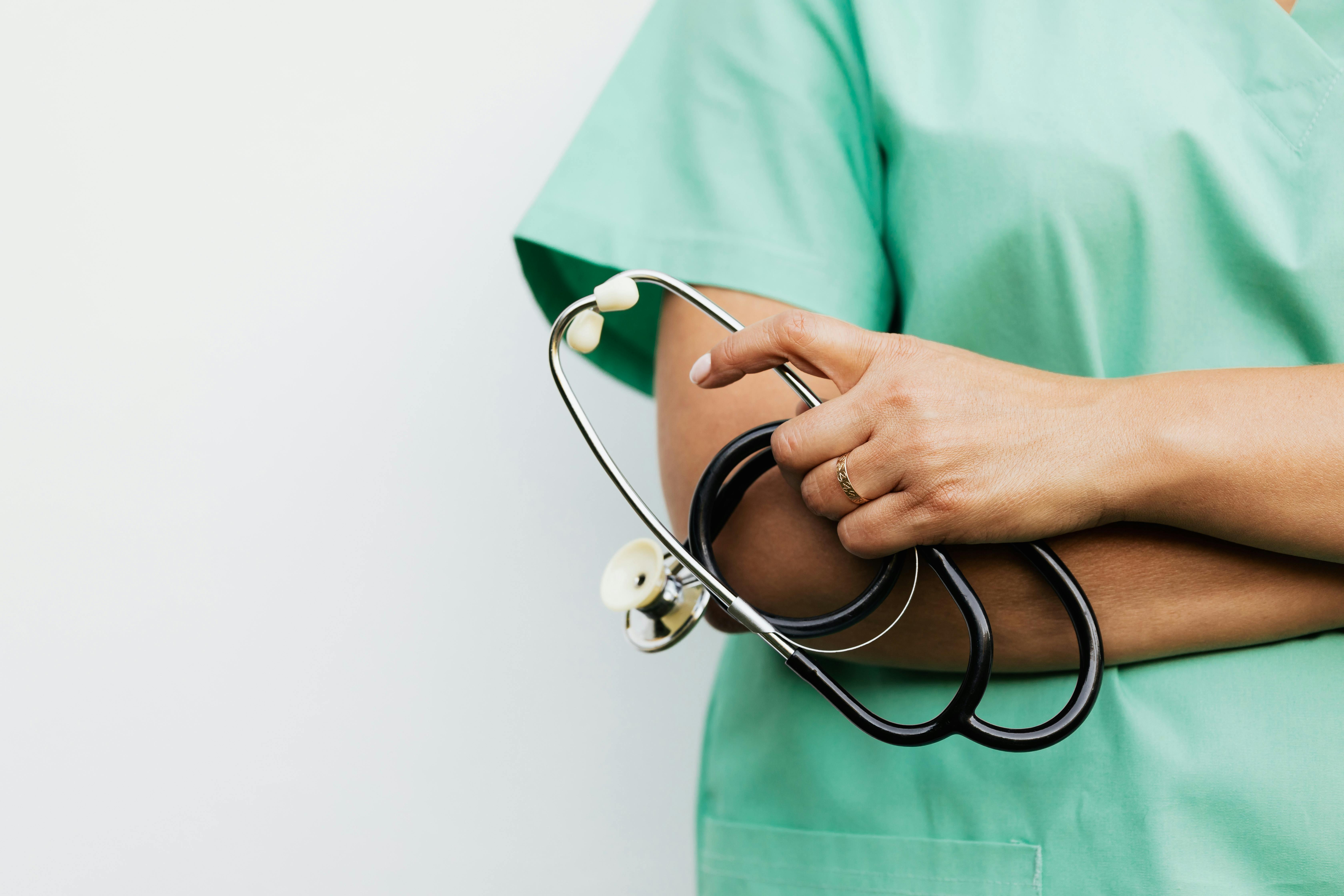 Professionnels de sant&eacute;, pouvez-vous travailler avec les doulas ?