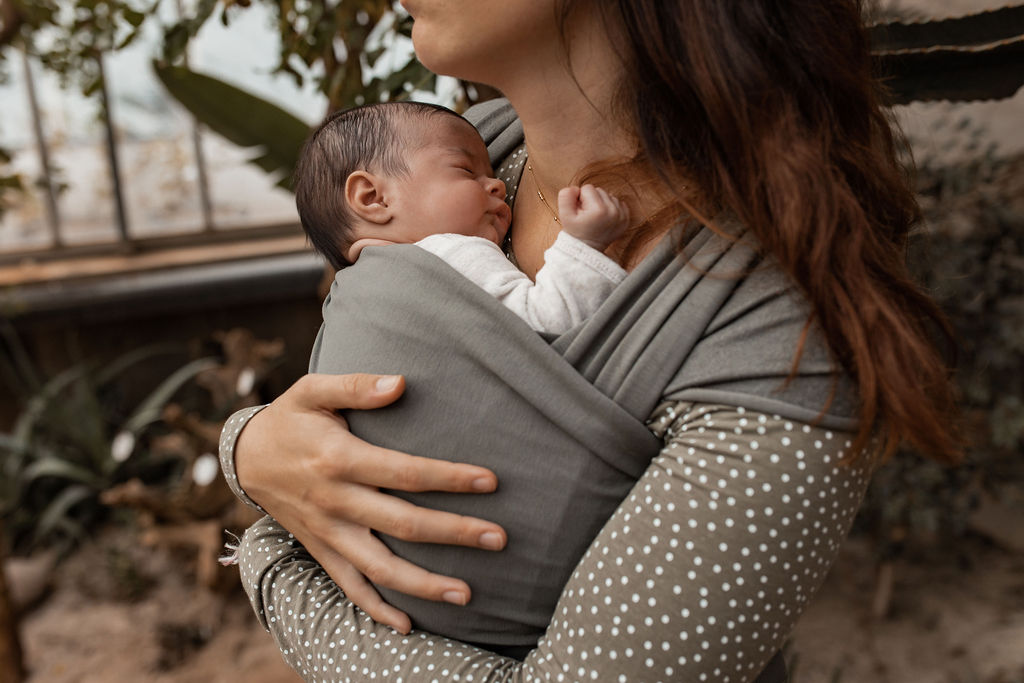 Comment habiller b&eacute;b&eacute; en portage ?